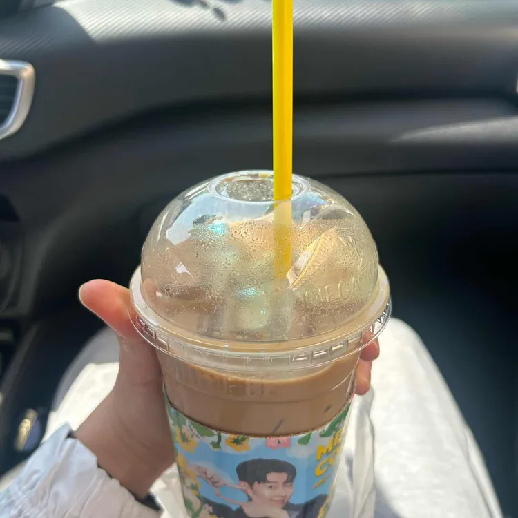 메가커피 대표 사진