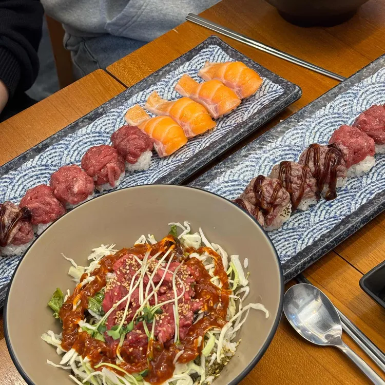 육회바른연어 사진 1