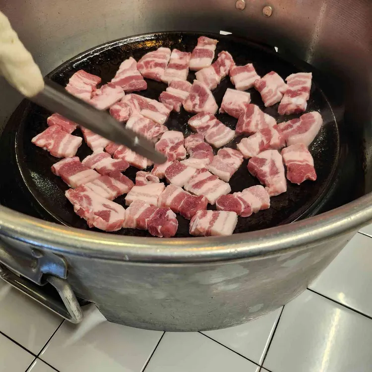 팔팔무쇠삼겹 대표 사진