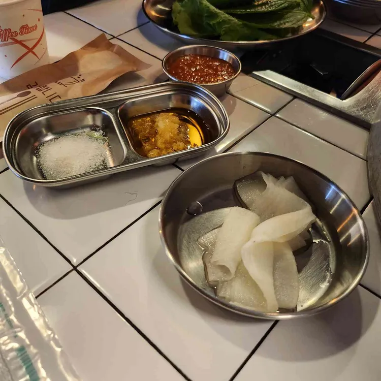 팔팔무쇠삼겹 대표 사진