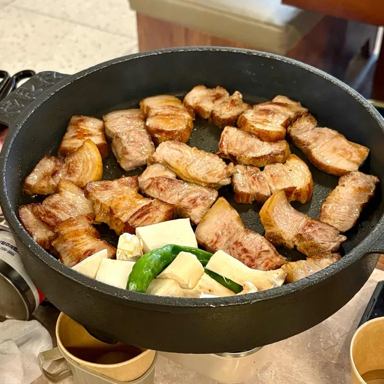 엄마네 삼겹살 사진
