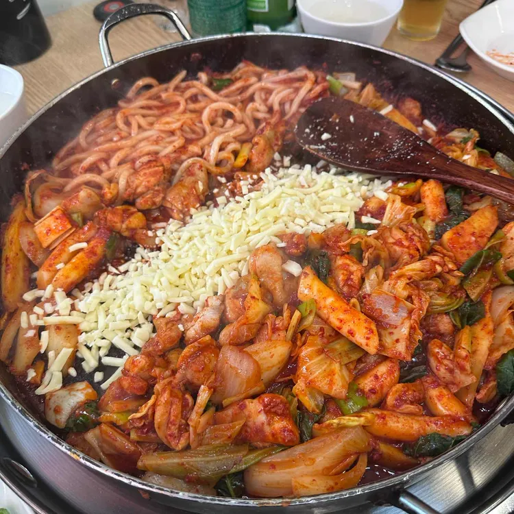 유정춘천닭갈비막국수 대표 사진