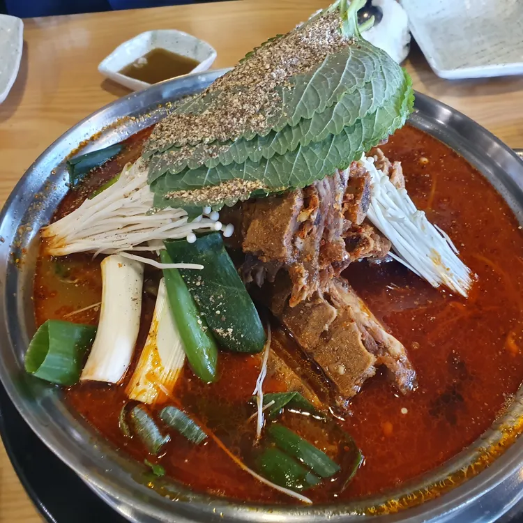 고래감자탕 대표 사진