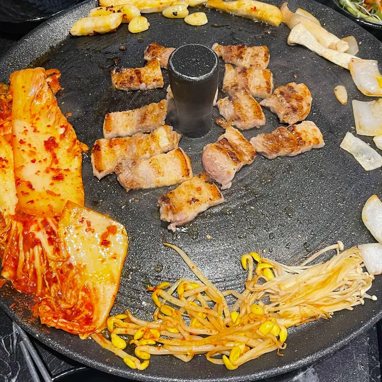 선사솥뚜껑삼겹살 대표 사진