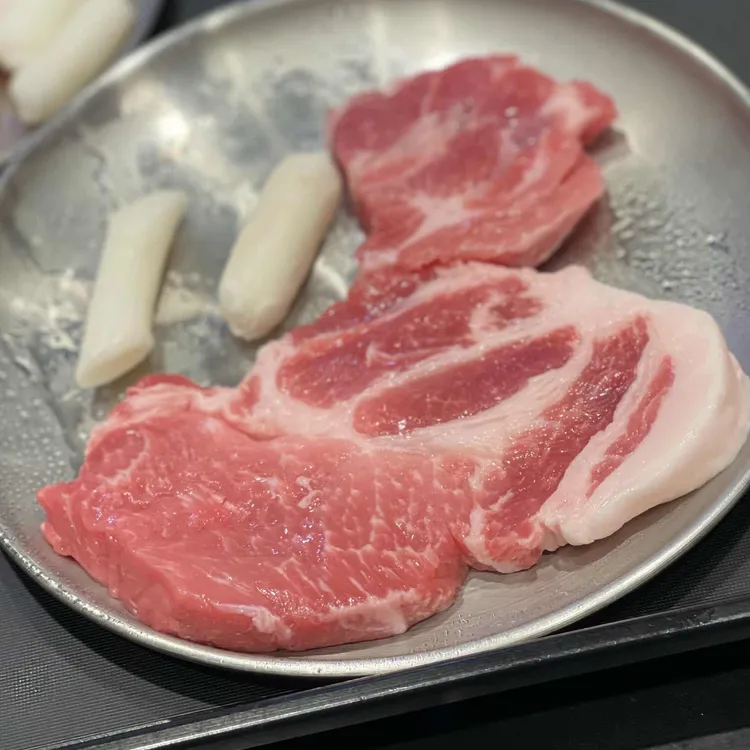 선사솥뚜껑삼겹살 대표 사진