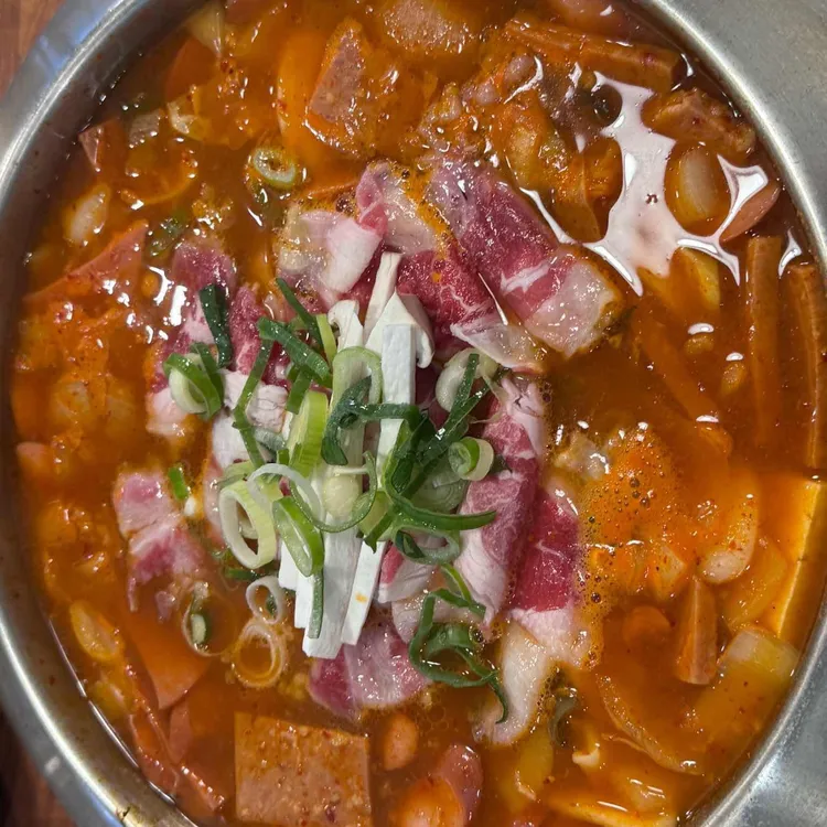 부메랑 부대찌개 대표 사진
