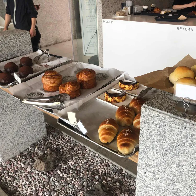 어라우즈로스터리 대표 사진