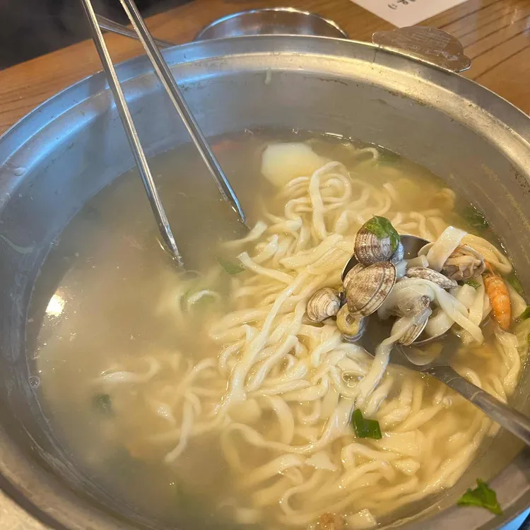 작동홍두깨칼국수 대표 사진