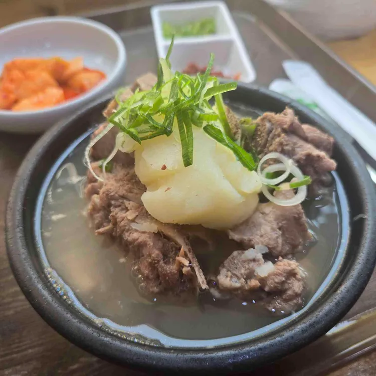명동감자탕 사진