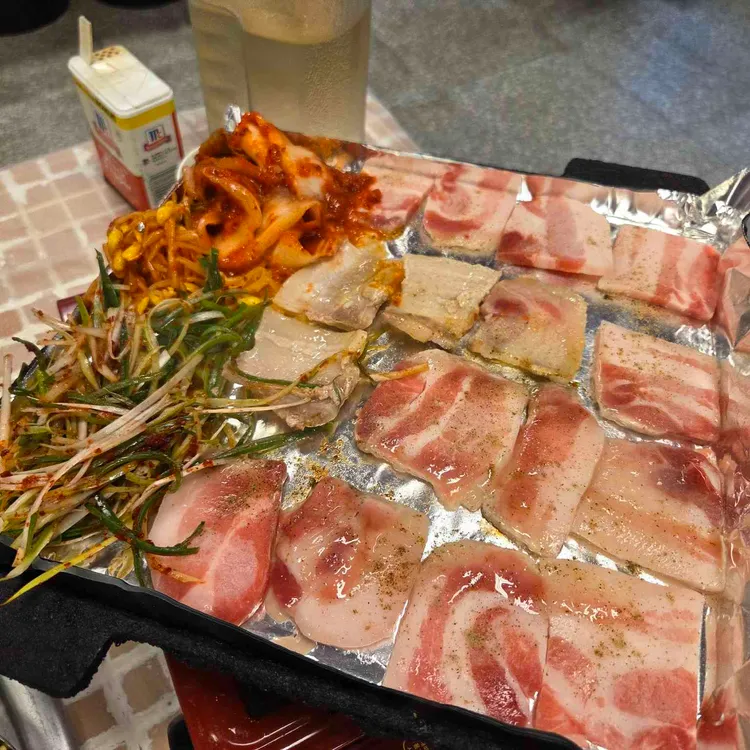 욱이네식당 대표 사진