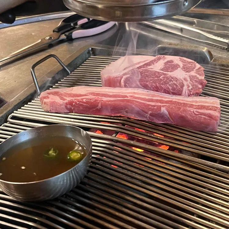 왕재봉흑돼지 사진 2