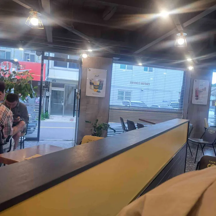 컴포즈커피 대표 사진