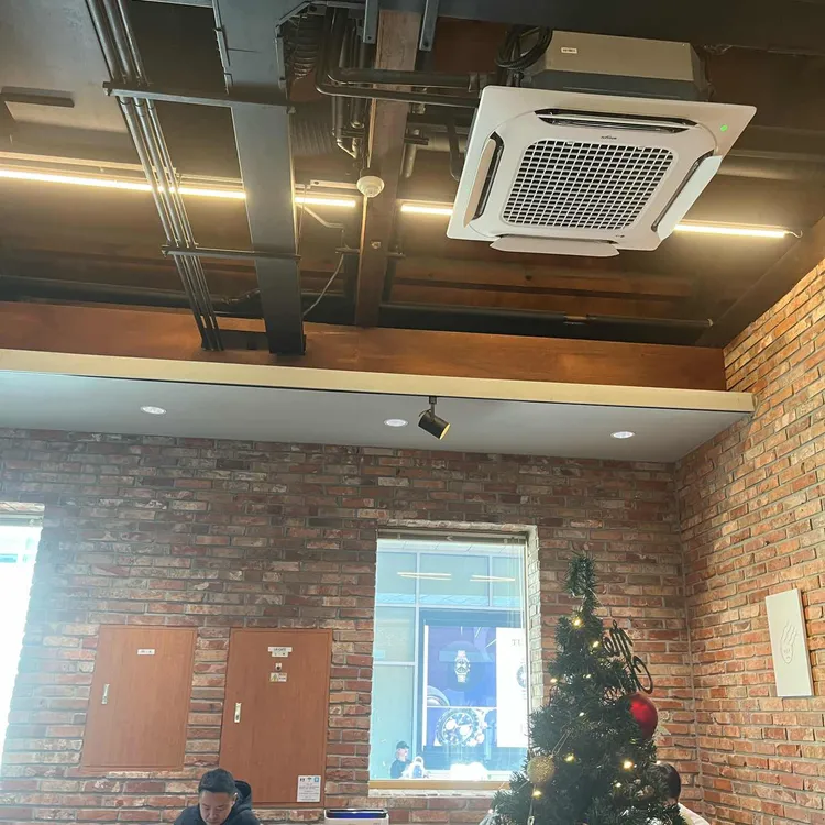 베이커리 오월의종 대표 사진