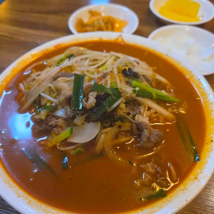 홍린 대표 사진