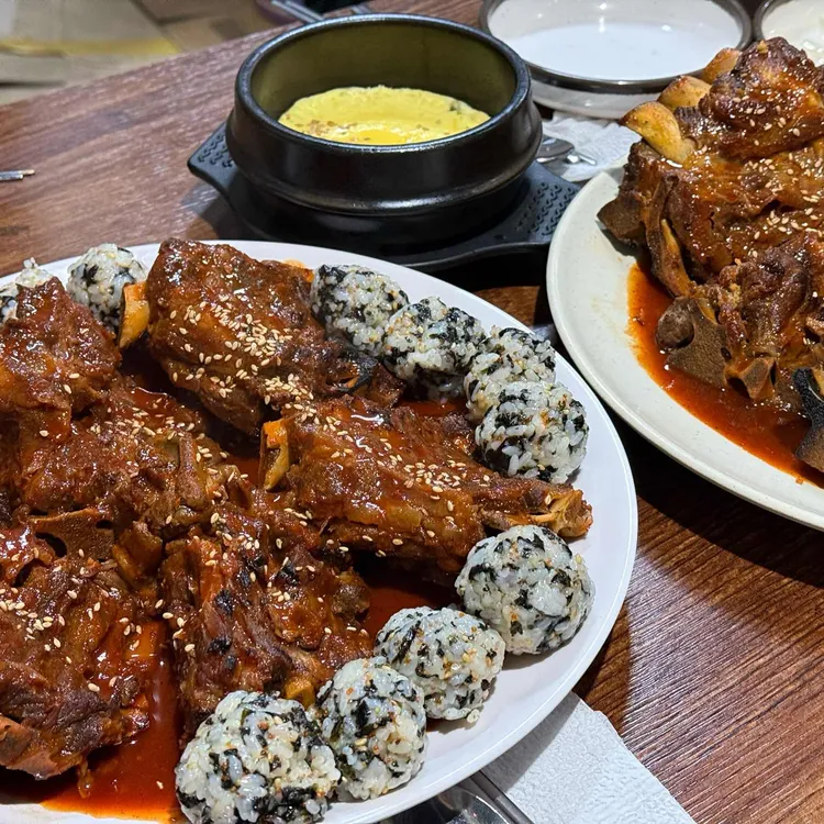 서울뼈구이 매운족발 대표 사진