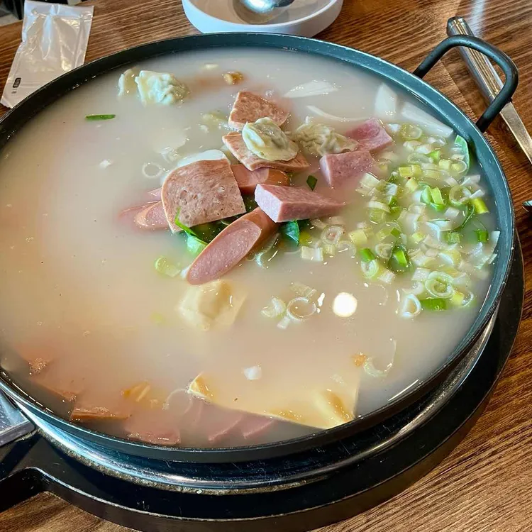 신사부대찌개&품격삼겹살 대표 사진