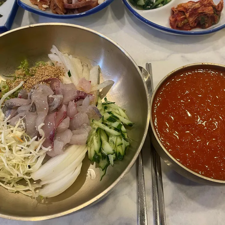 둥지횟집 사진 1