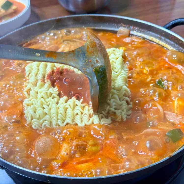 되뫼골부대찌개 대표 사진