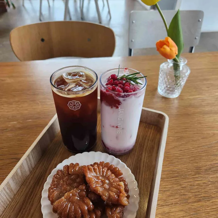 장인더 대표 사진