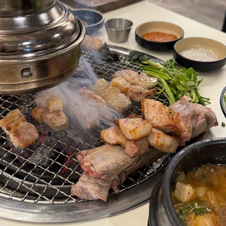 다독이네 숯불구이 사진 1
