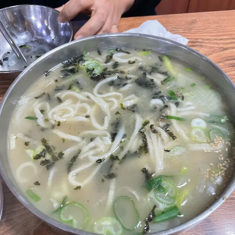 홍두깨손칼국수 대표 사진