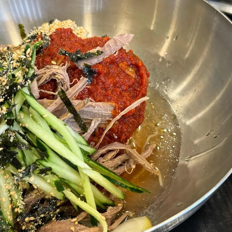 윤밀원 대표 사진