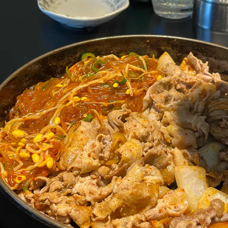 초돈 쉼표 대표 사진