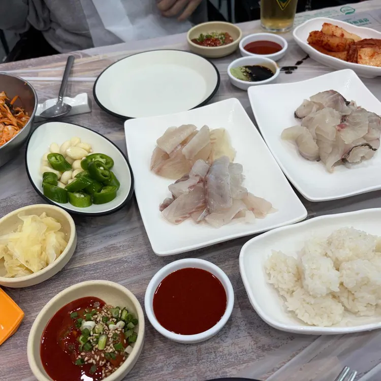 삼삼횟집 사진 2