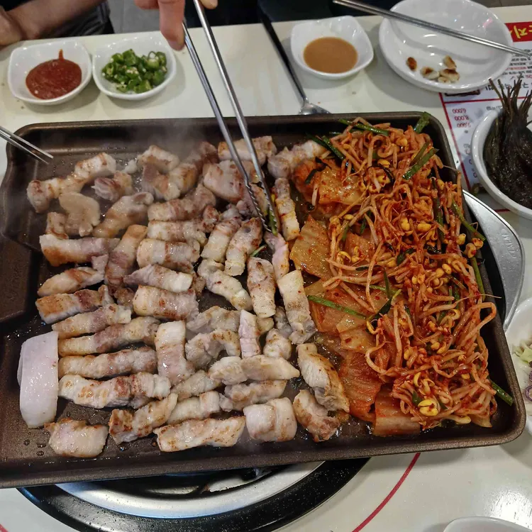 북촌 묵은지 삼겹살 대표 사진