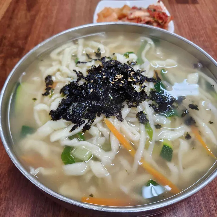 장터 손칼국수 사진 1