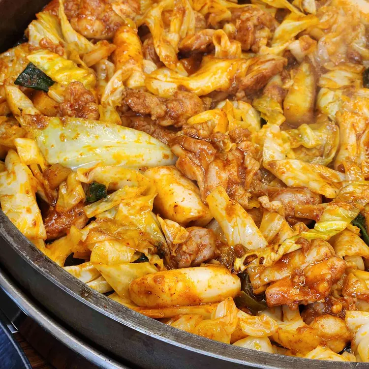 신내닭갈비막국수 대표 사진