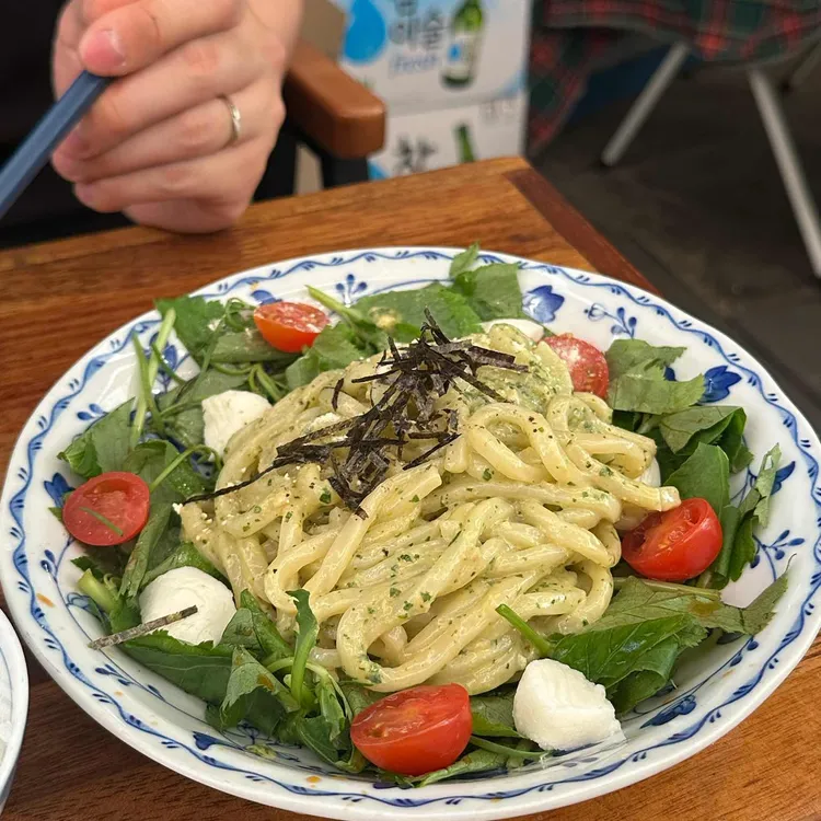 백수의 찬 대표 사진