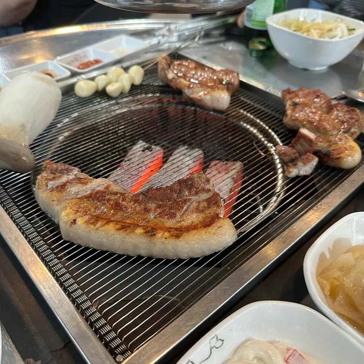 피아노줄타는돼지 사진 2