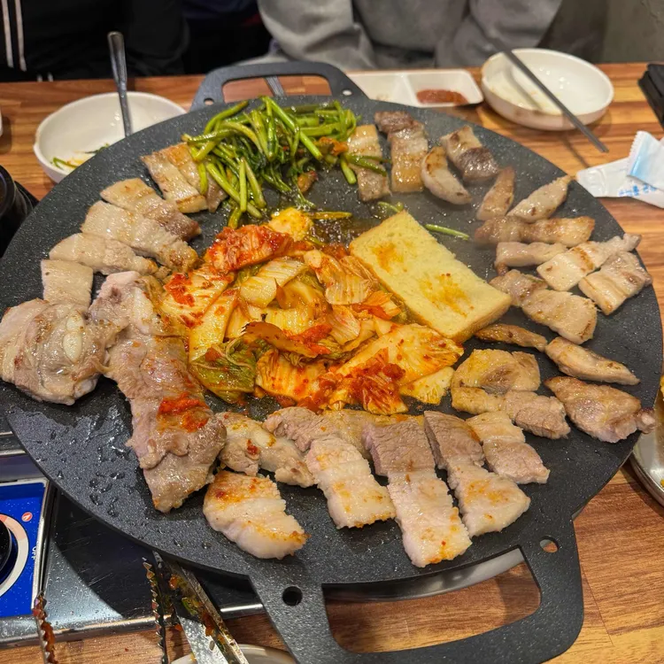 흑돼지도담그리들삼겹살 대표 사진