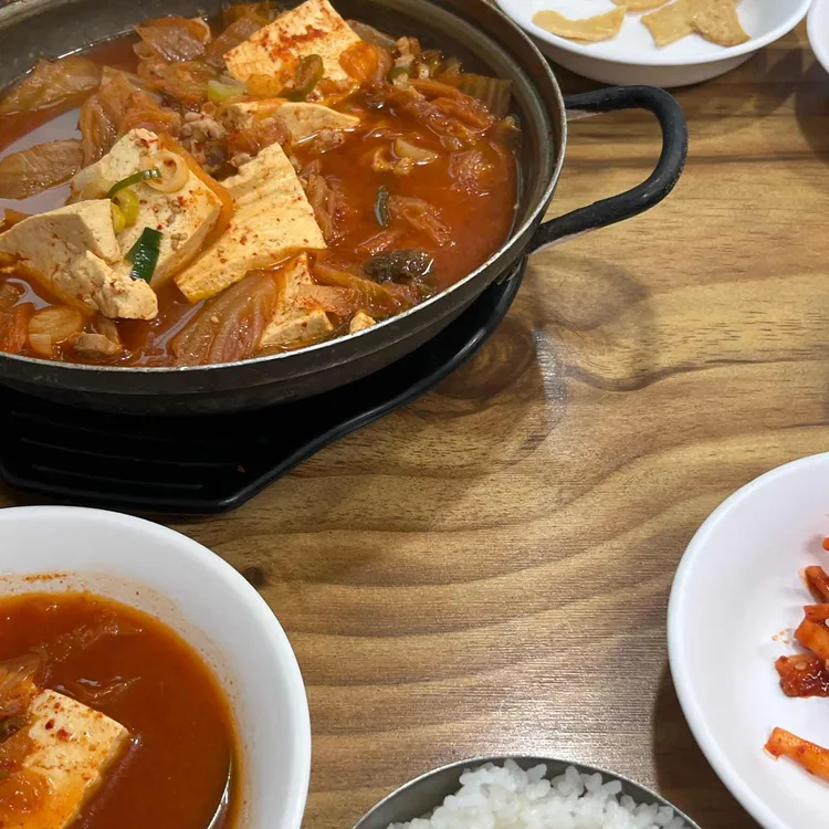 궁전김치찌개 사진 2