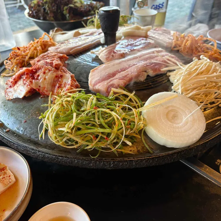 왕솥뚜껑 삼겹살 사진 1