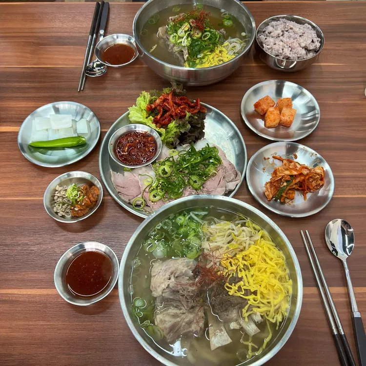 진해장뼈칼국수 대표 사진