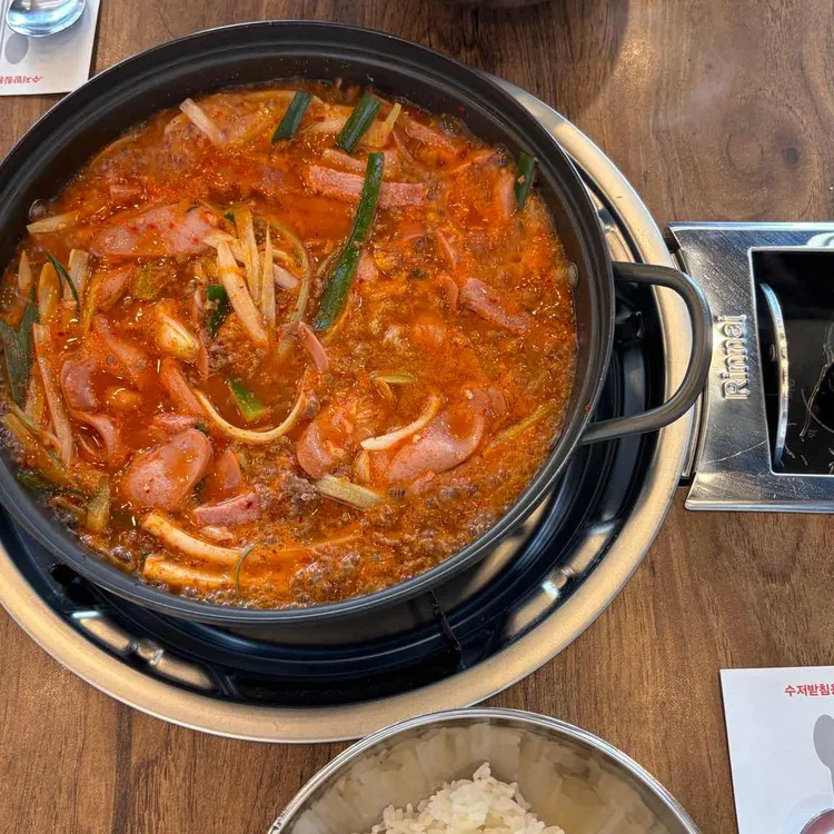최네집 부대찌개 대표 사진