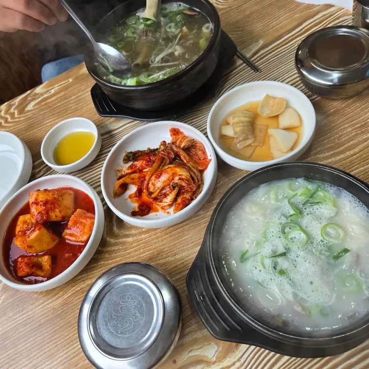 권고집 우아지 대표 사진