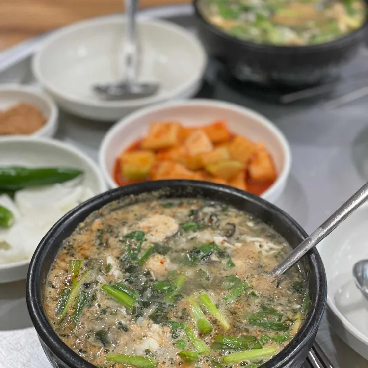 24시원조굴뚝배기전문점 사진 1