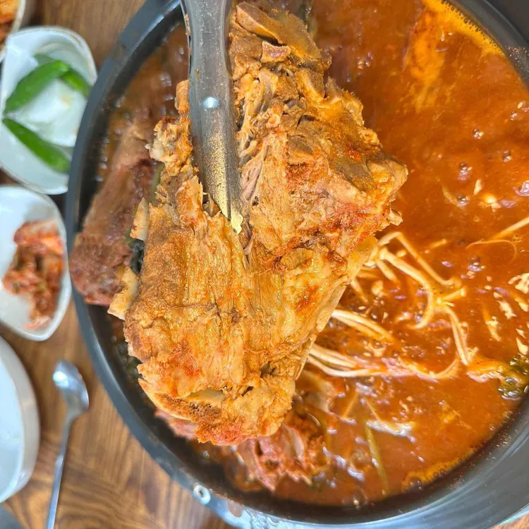 청년감자탕순대국 대표 사진