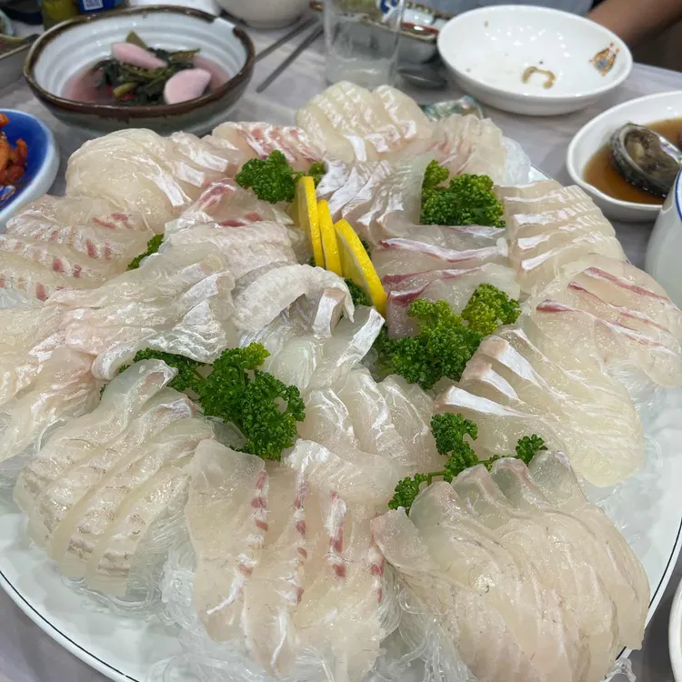 엑스포횟집 사진 1