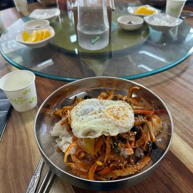 홍유 대표 사진