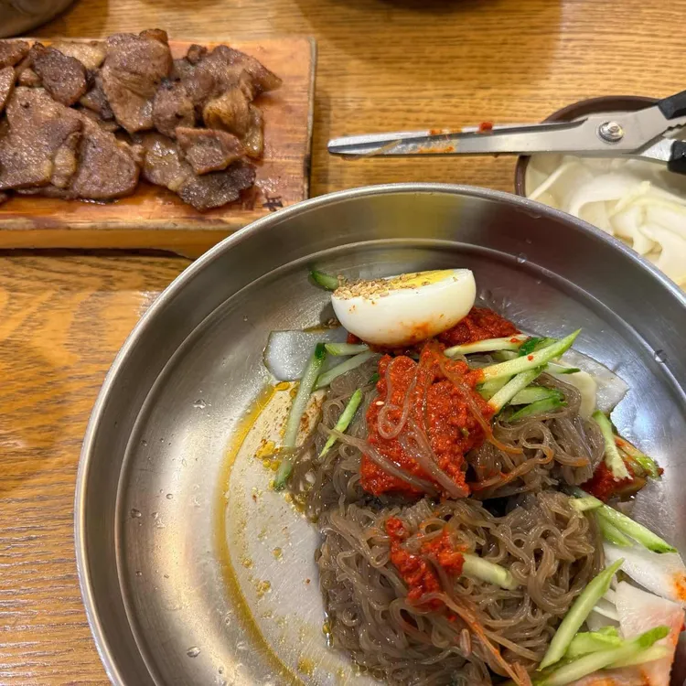 육쌈냉면 대표 사진