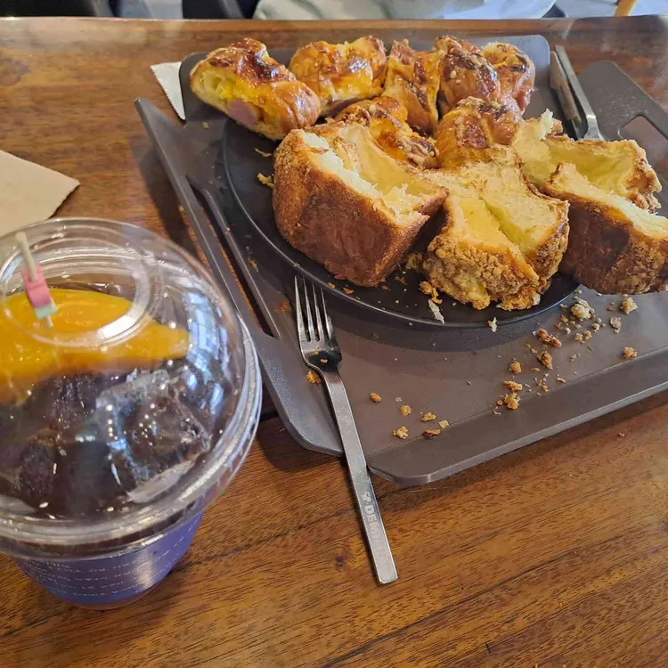 데미안 대표 사진