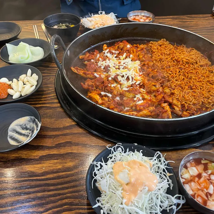 유가네닭갈비 대표 사진