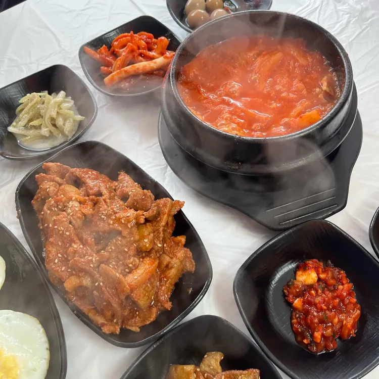 꽃돼지식당 사진 2