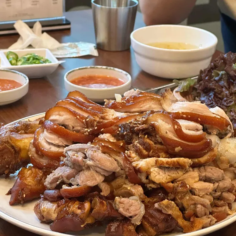 고바우황금족발 사진 1
