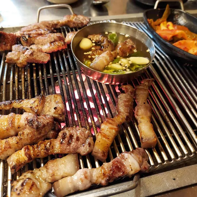 왕재봉흑돼지 사진 1