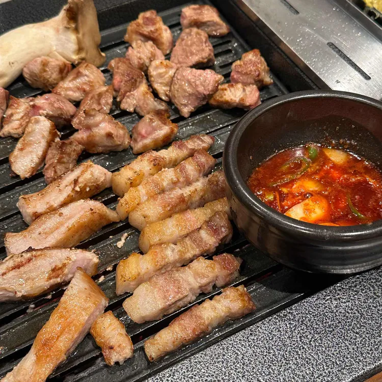 홍교집 대표 사진